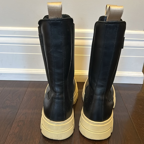Chelsea boots - Picture 3 of 8